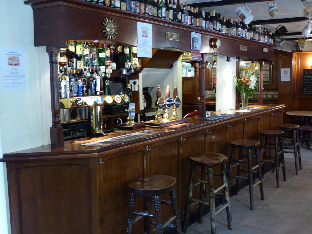 The Sun Inn Englefield Green Exterior photo
