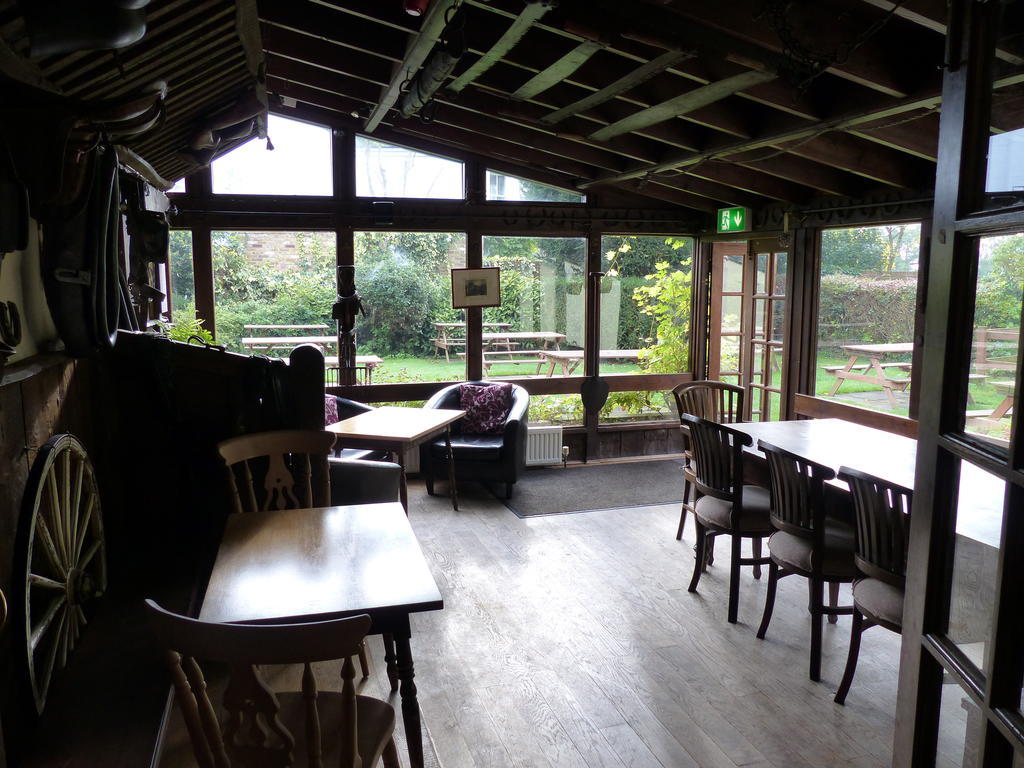 The Sun Inn Englefield Green Exterior photo